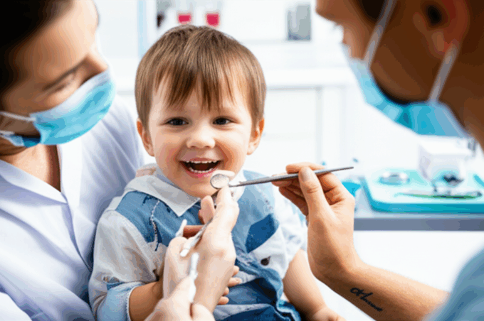 Generate a high-quality, relevant image prompt for an article about: Dental Visit: Best Age for Firs